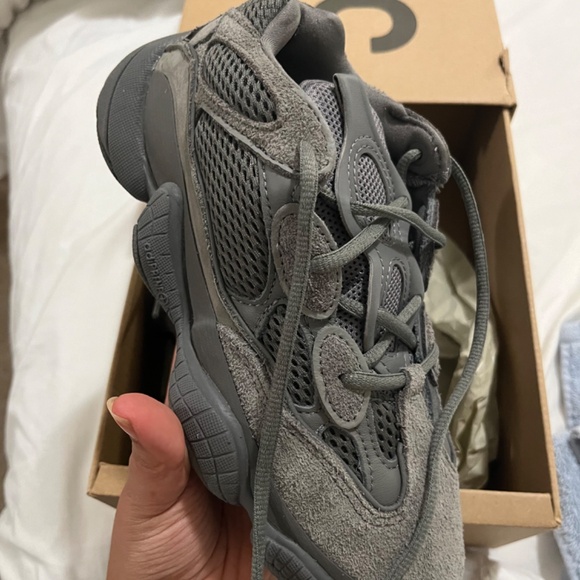 Yeezy 500 - Picture 4 of 4